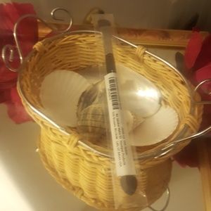 1 Younique professional angled shadow sponge brush